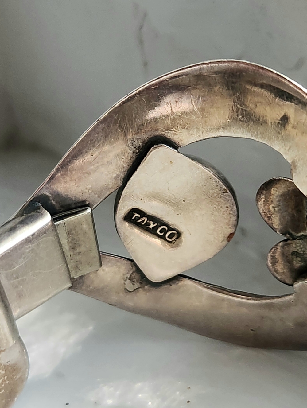 SIGNED R.RIVERA TAXCO STERLING SILVER MID CENTURY BOX CLASP PANEL BRACELET 52 G - Picture 8 of 10